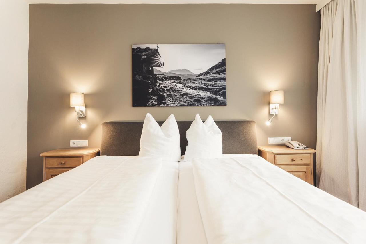 Hotel Johanna Mitten Im Oetztal Умхаузен Экстерьер фото