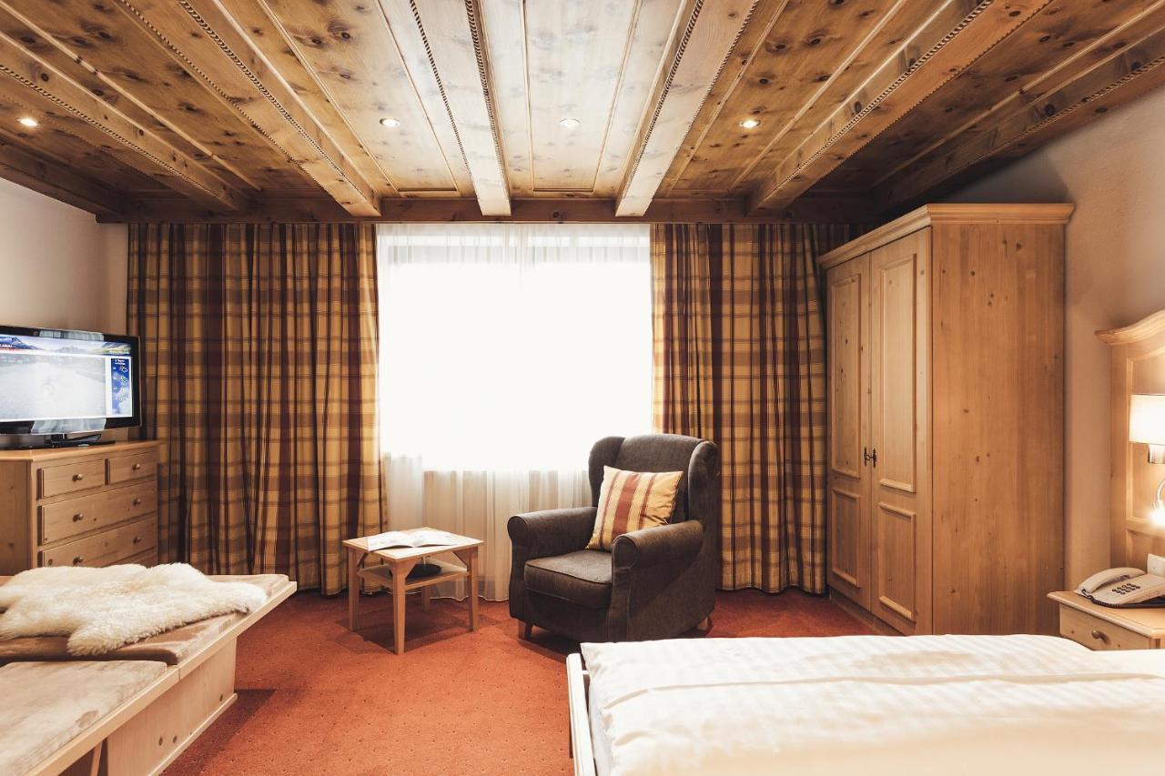 Hotel Johanna Mitten Im Oetztal Умхаузен Экстерьер фото