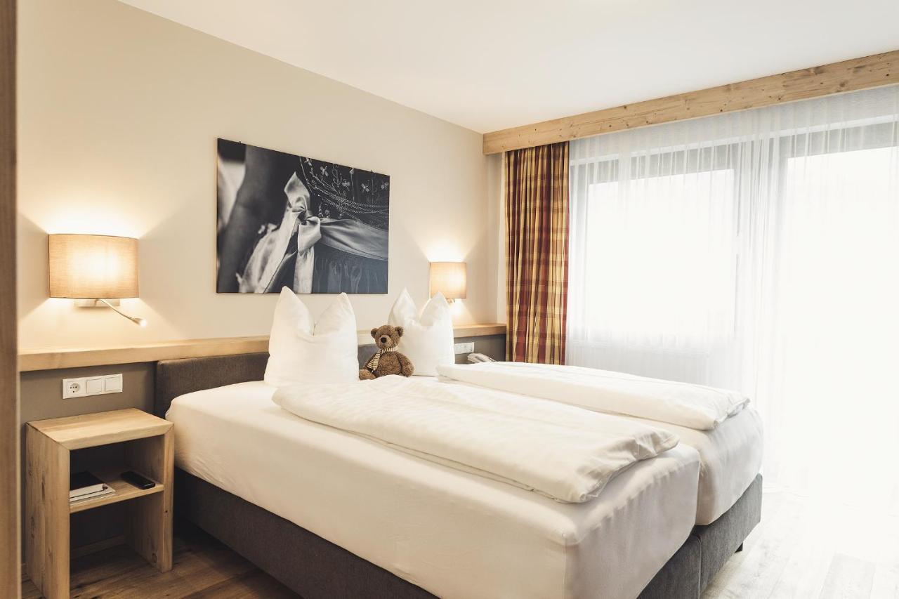Hotel Johanna Mitten Im Oetztal Умхаузен Экстерьер фото
