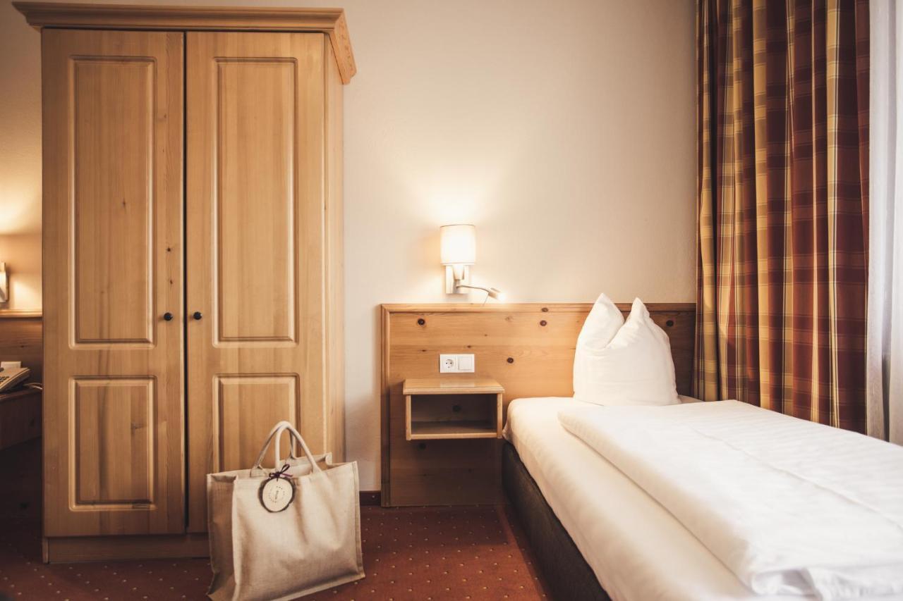 Hotel Johanna Mitten Im Oetztal Умхаузен Экстерьер фото