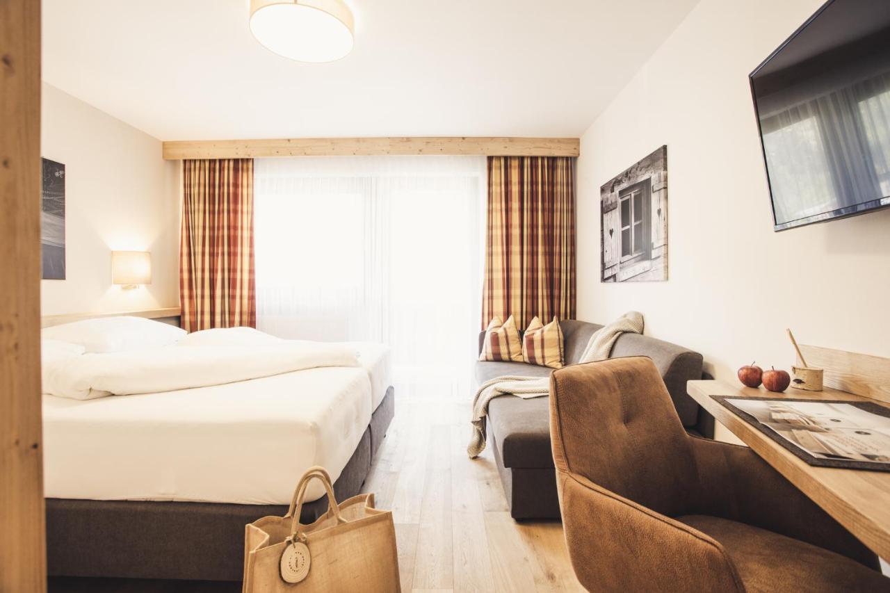 Hotel Johanna Mitten Im Oetztal Умхаузен Экстерьер фото