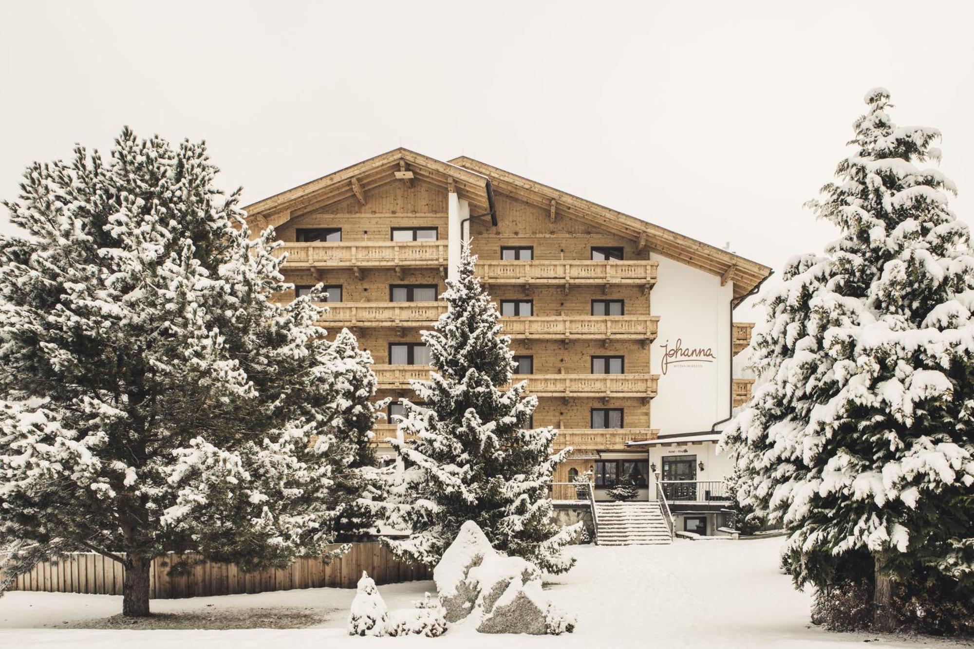 Hotel Johanna Mitten Im Oetztal Умхаузен Экстерьер фото